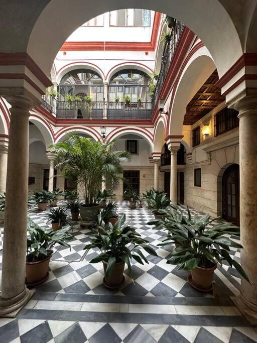 Apartamento Patio Sevillano Frente Catedral Εξωτερικό φωτογραφία